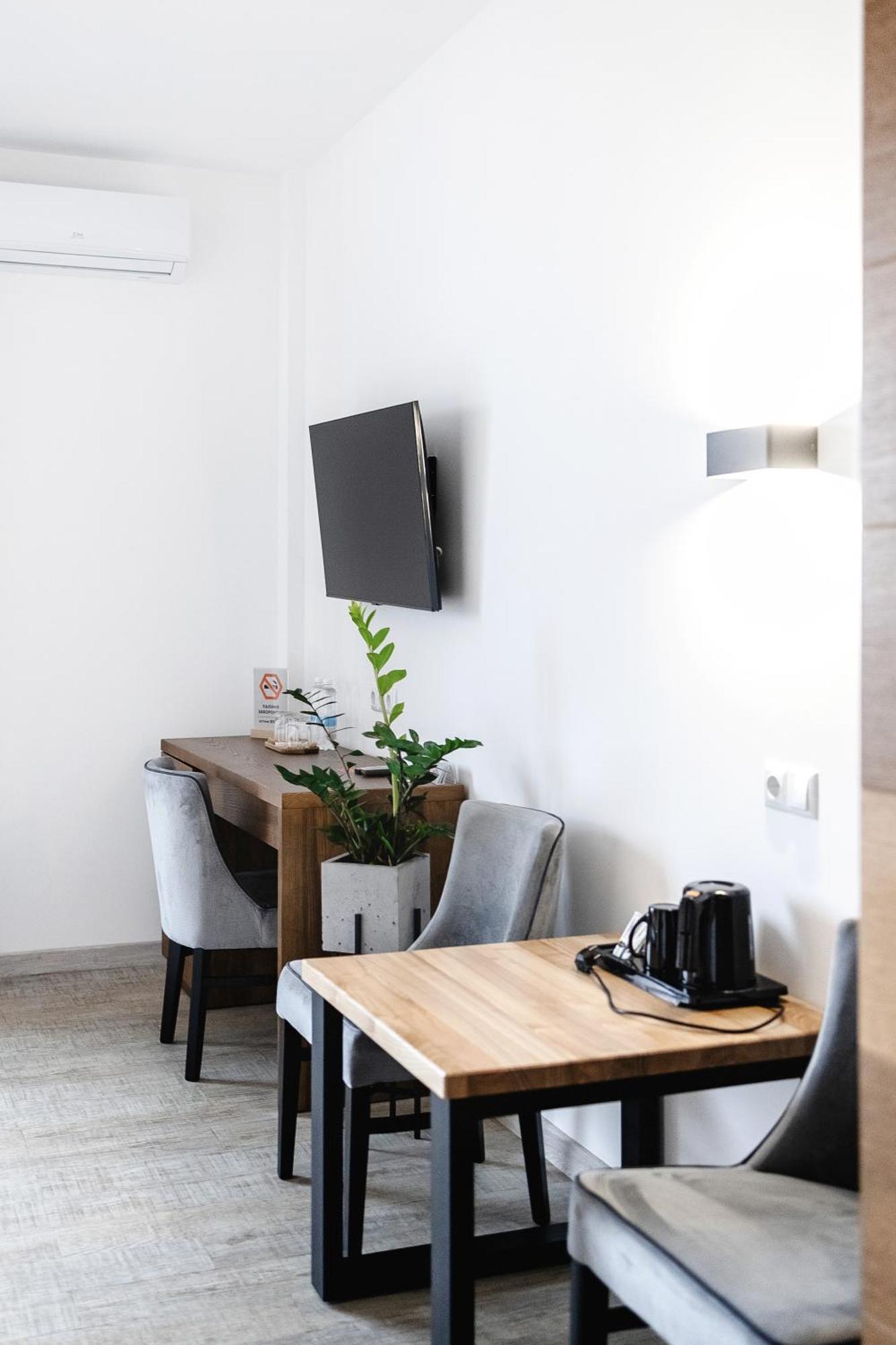 Otto Hotel-Restaurant Rivne Bagian luar foto