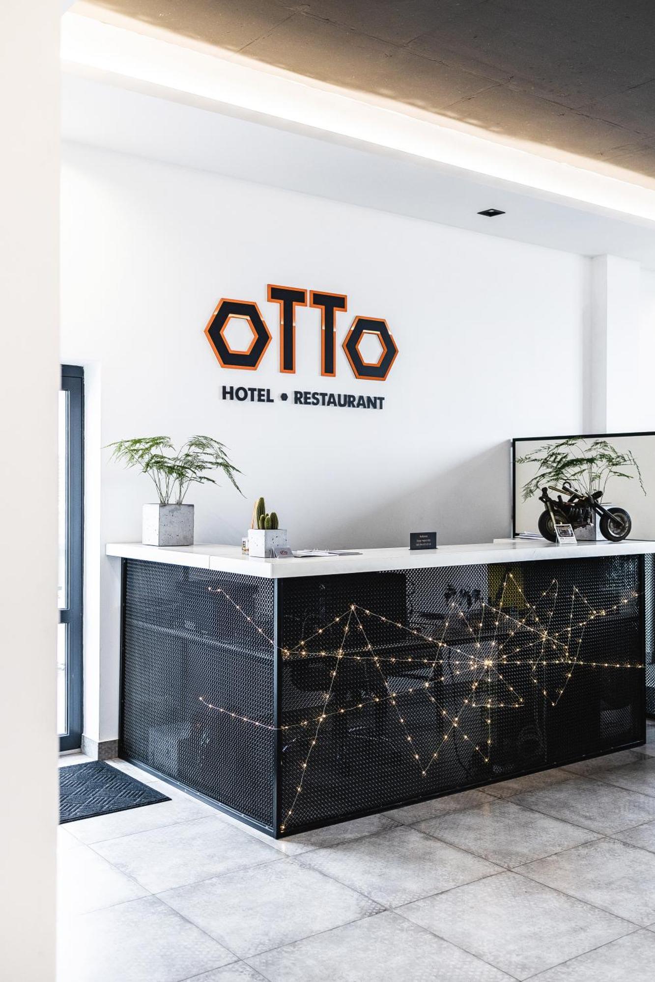 Otto Hotel-Restaurant Rivne Bagian luar foto