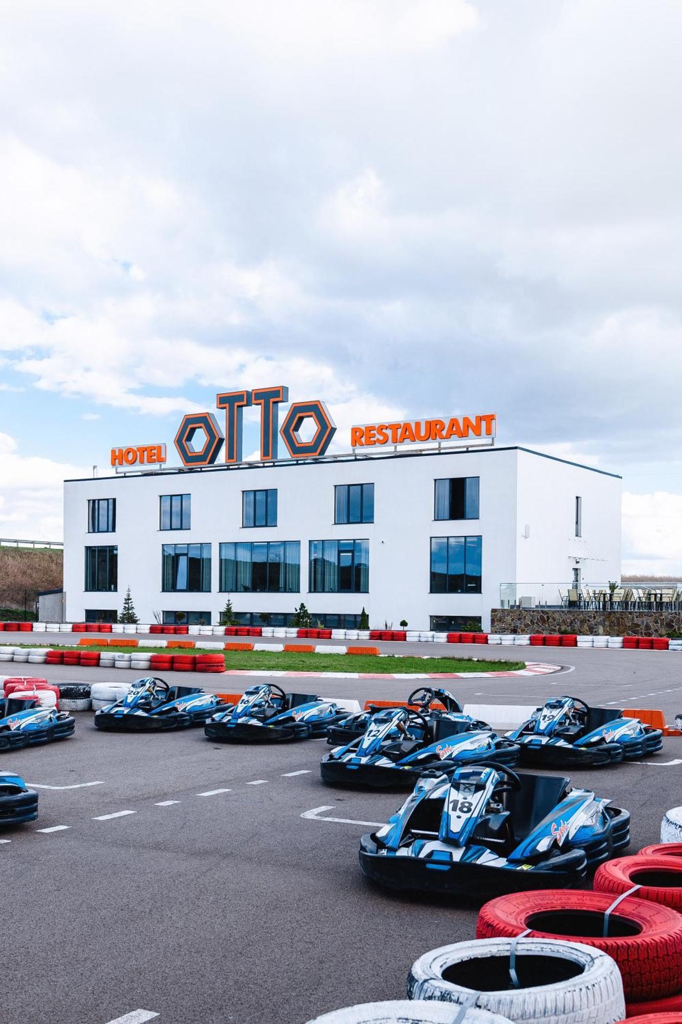 Otto Hotel-Restaurant Rivne Bagian luar foto